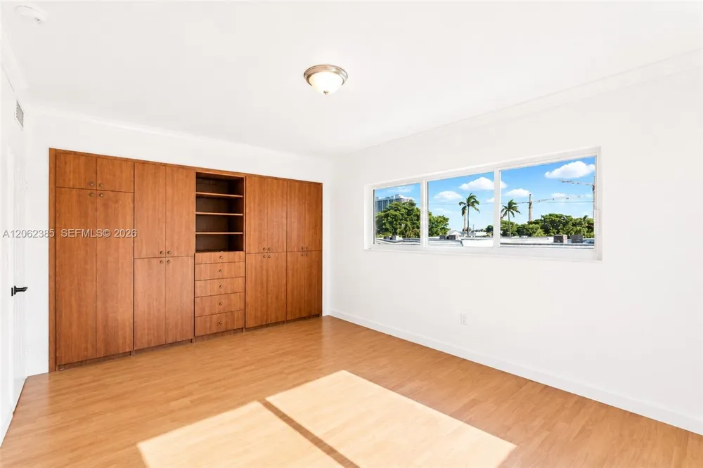 1880 S Treasure Dr #3D North Bay Village, FL 33141
