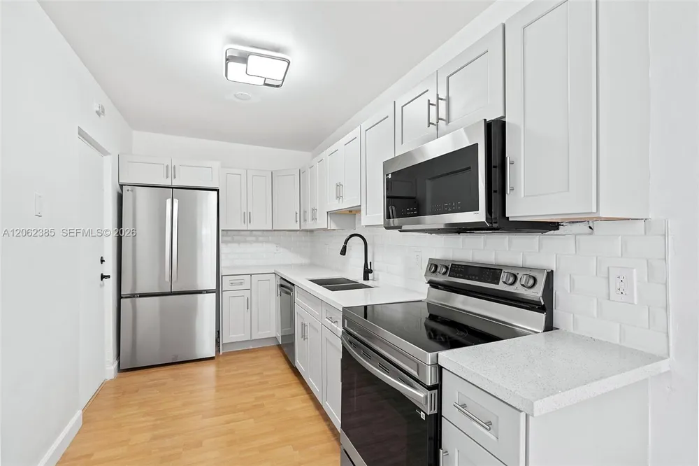 1880 S Treasure Dr #3D North Bay Village, FL 33141