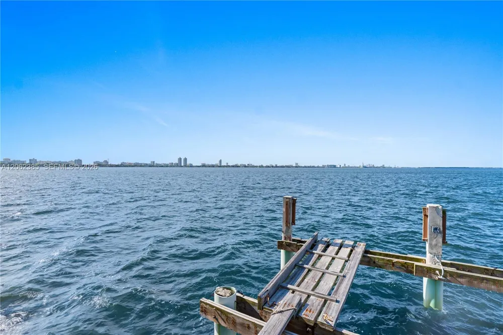 1880 S Treasure Dr #3D North Bay Village, FL 33141