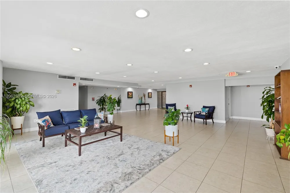 1880 S Treasure Dr #3D North Bay Village, FL 33141