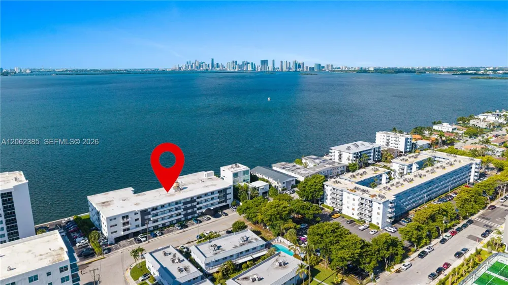 1880 S Treasure Dr #3D North Bay Village, FL 33141