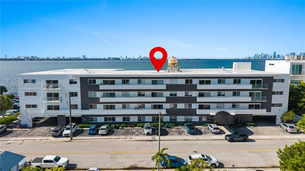 1880 S Treasure Dr #3D North Bay Village, FL 33141