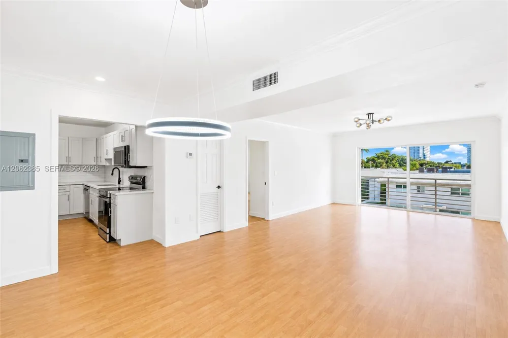 1880 S Treasure Dr #3D North Bay Village, FL 33141
