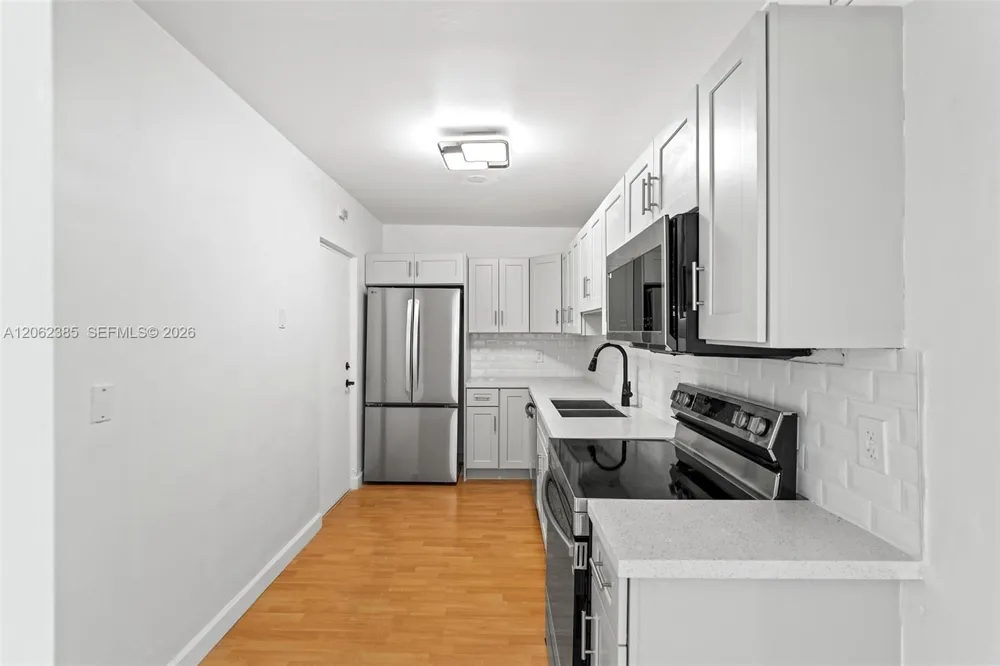 1880 S Treasure Dr #3D North Bay Village, FL 33141