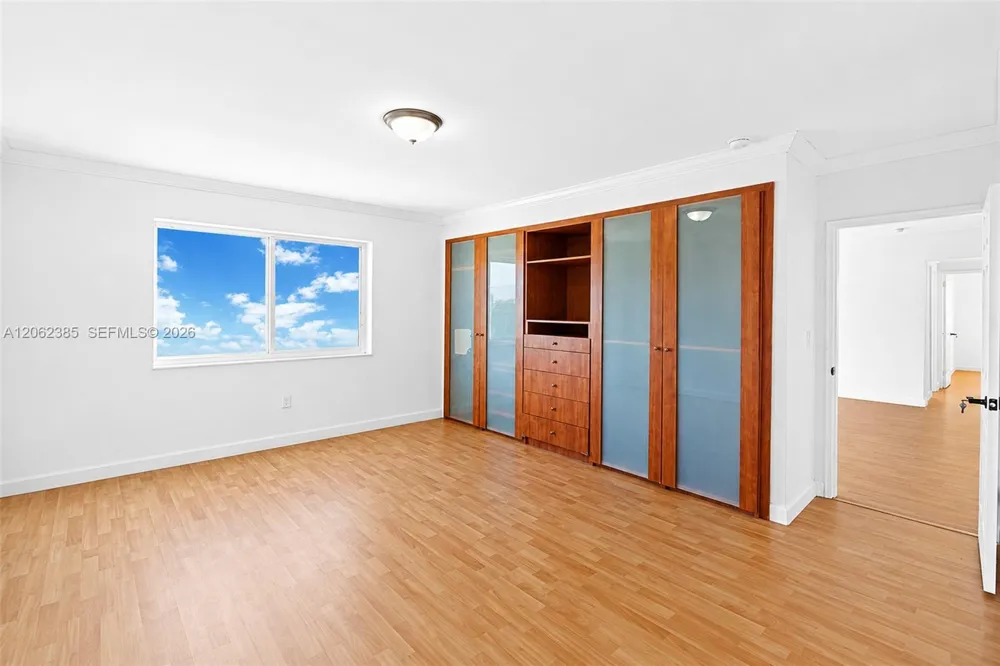 1880 S Treasure Dr #3D North Bay Village, FL 33141