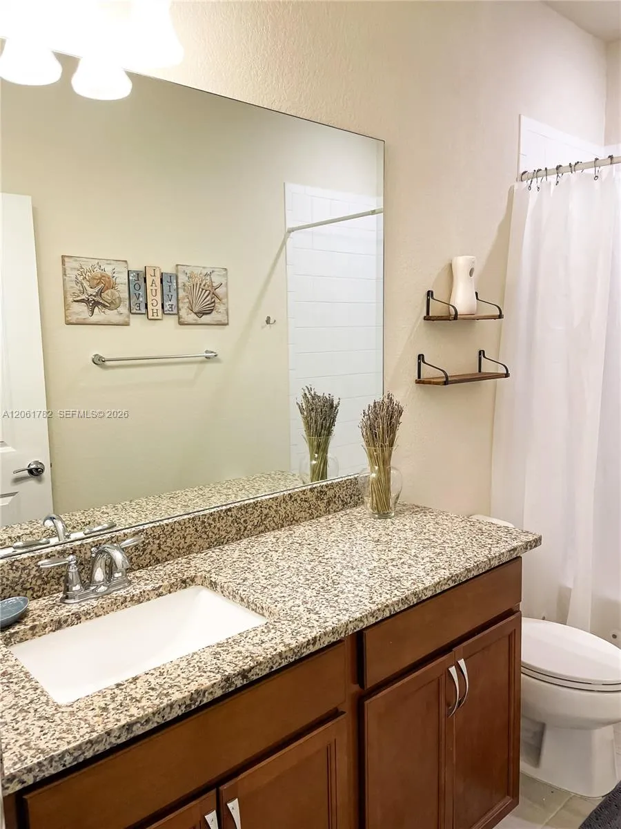 5100 Eucalyptus Dr #2 Hollywood, FL 33021