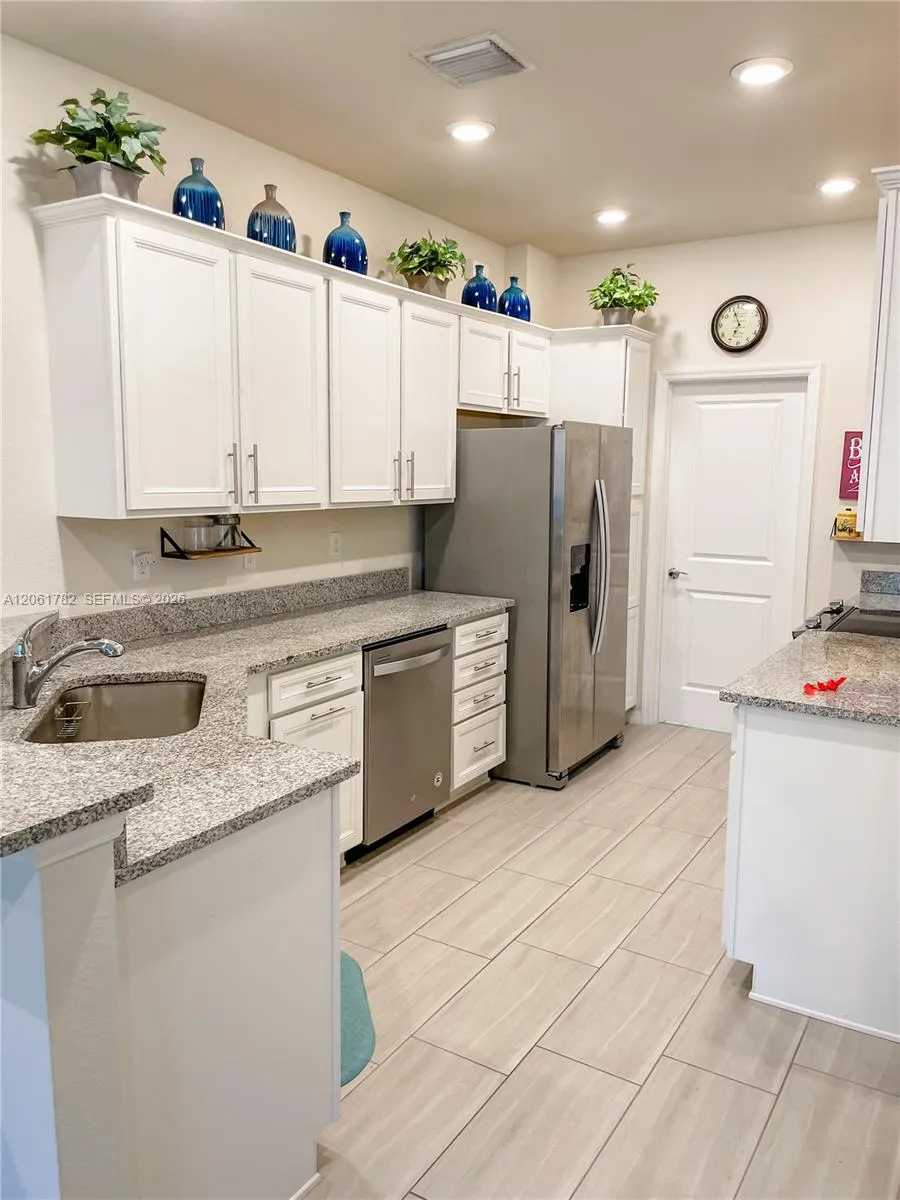 5100 Eucalyptus Dr #2 Hollywood, FL 33021