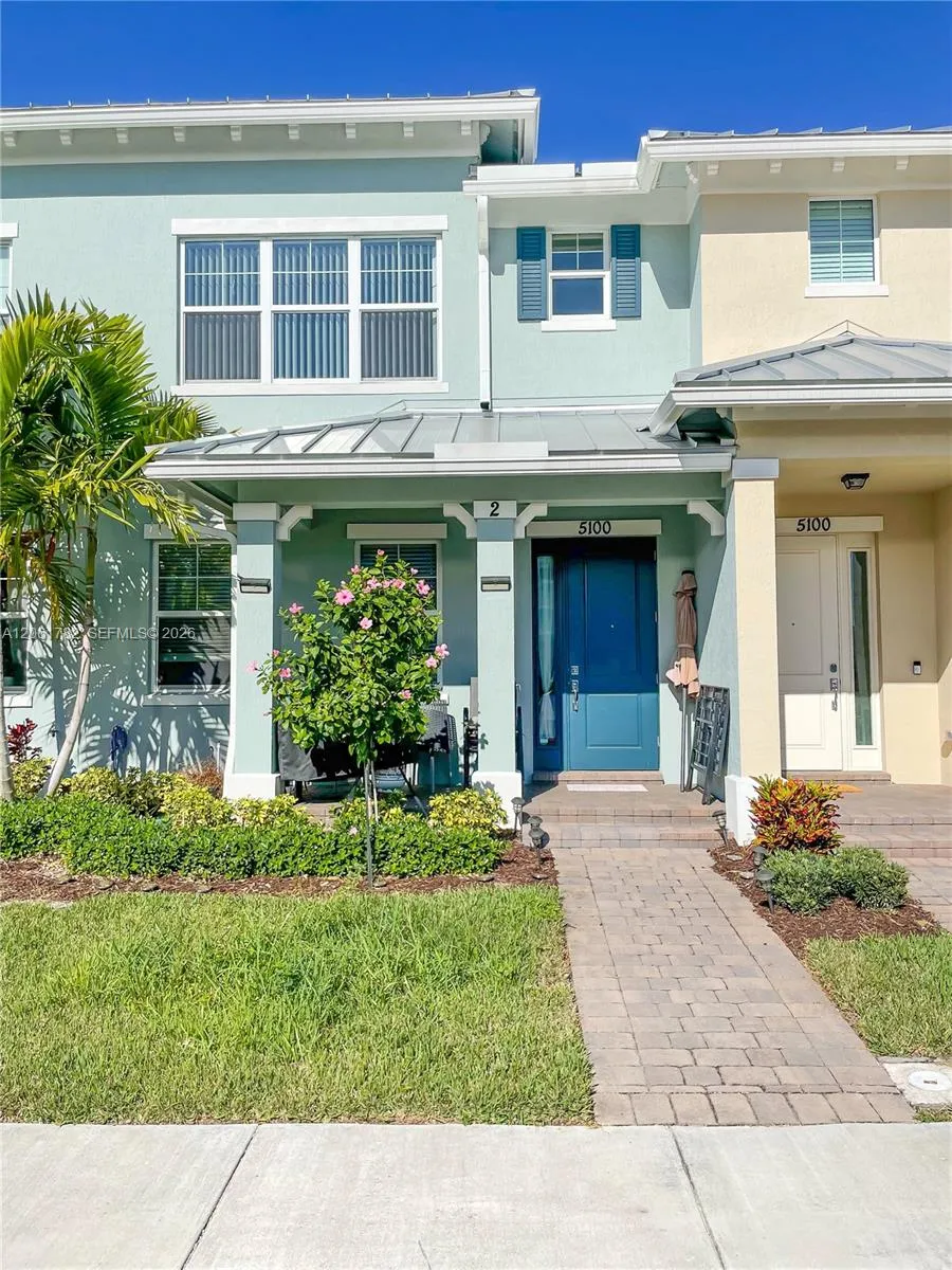 5100 Eucalyptus Dr #2 Hollywood, FL 33021