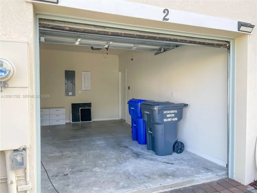 5100 Eucalyptus Dr #2 Hollywood, FL 33021