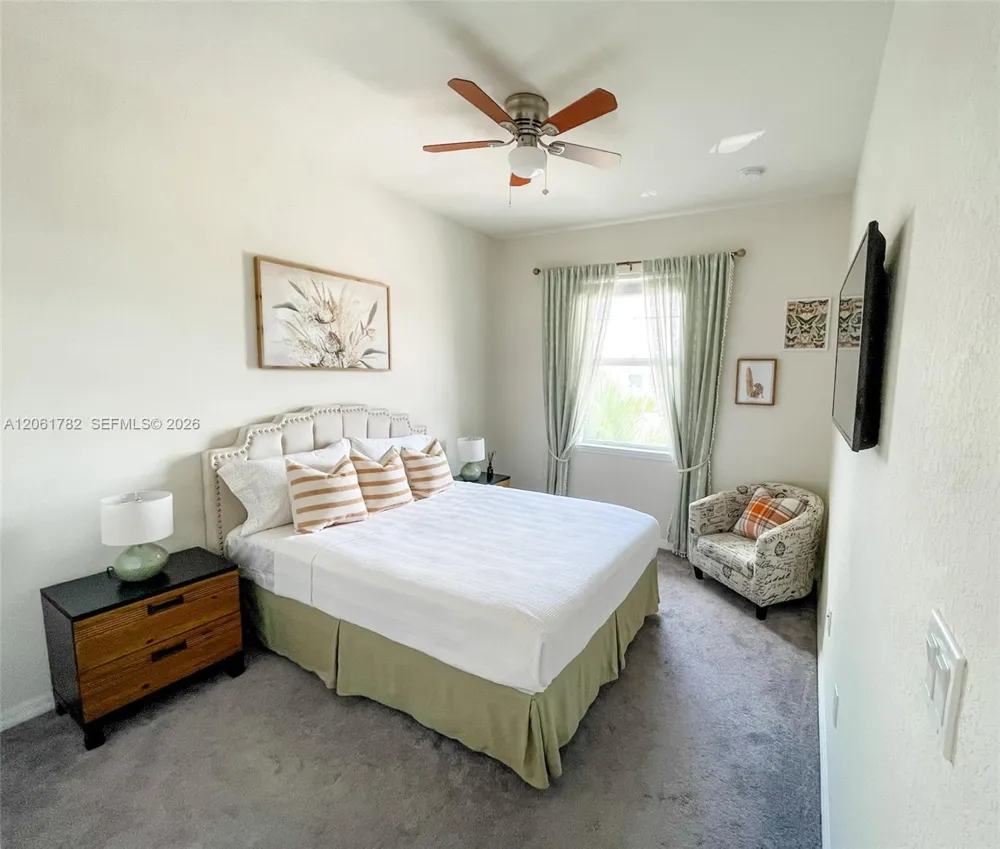 5100 Eucalyptus Dr #2 Hollywood, FL 33021