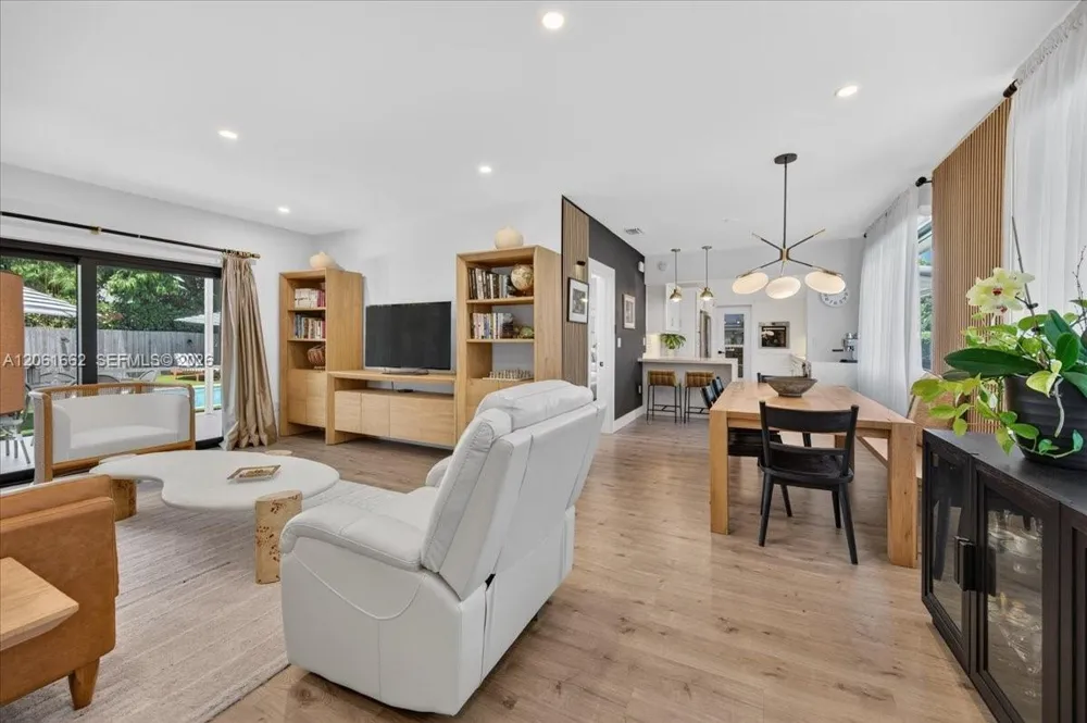 11504 NE 6th Ave Biscayne Park, FL 33161