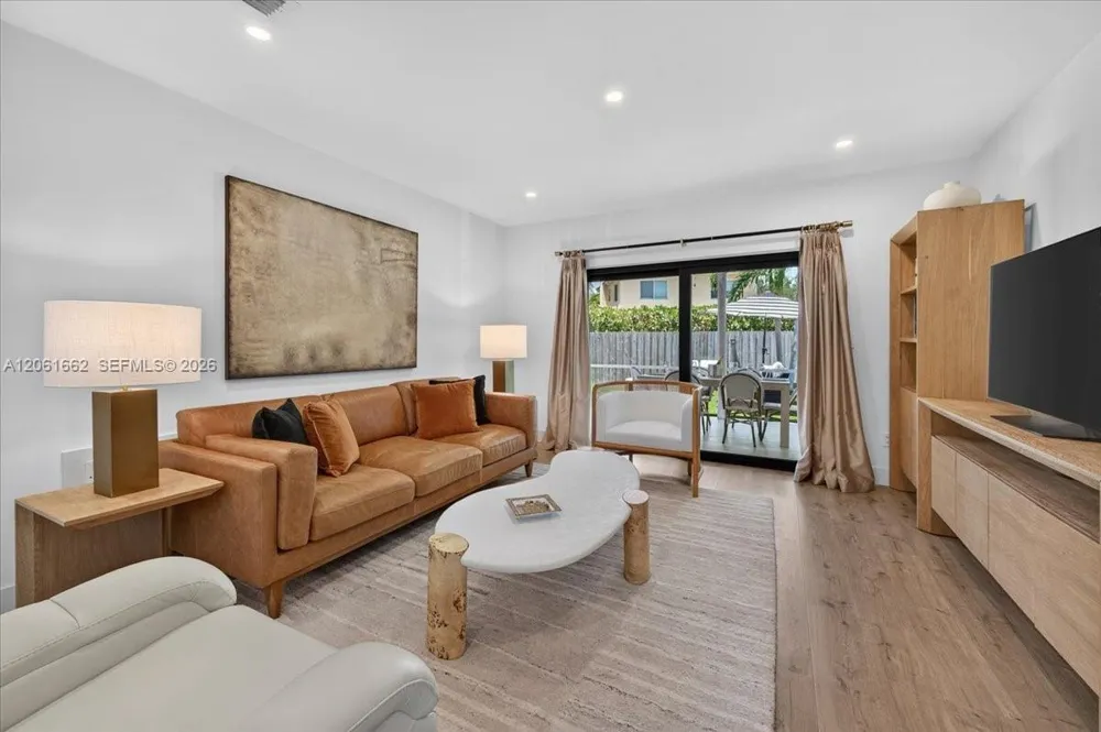 11504 NE 6th Ave Biscayne Park, FL 33161