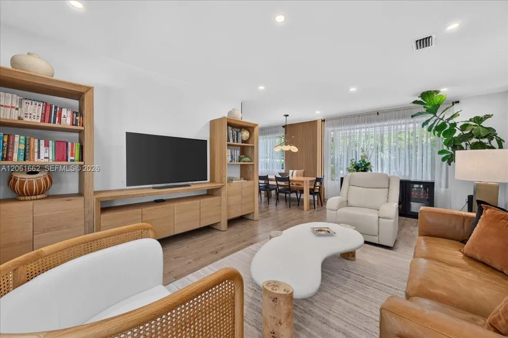 11504 NE 6th Ave Biscayne Park, FL 33161