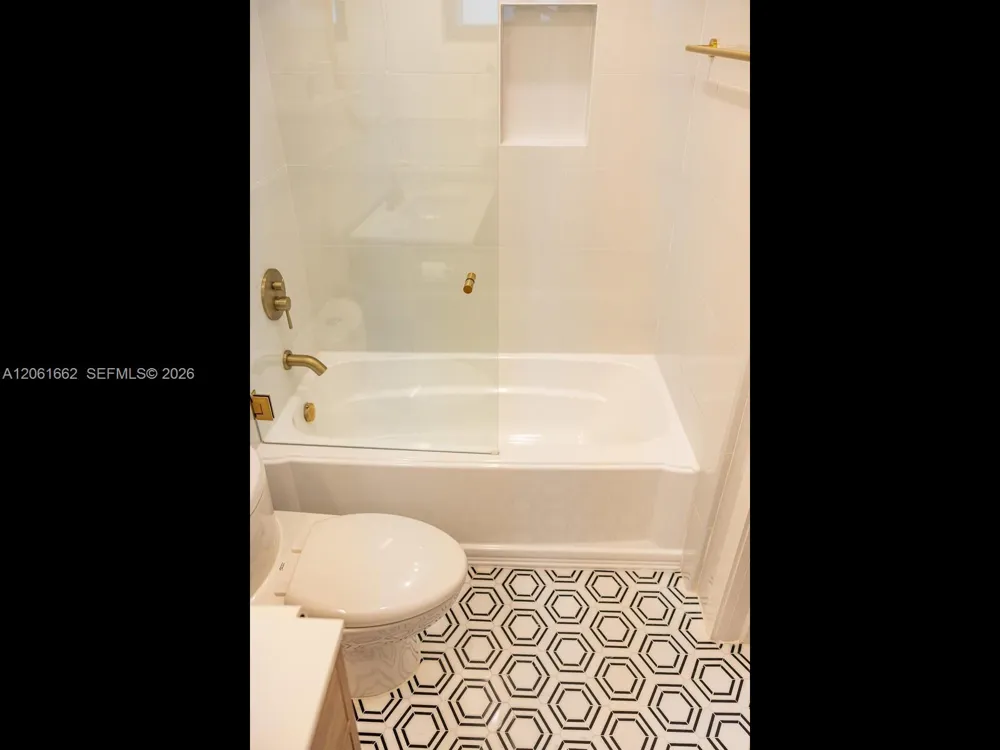 11504 NE 6th Ave Biscayne Park, FL 33161