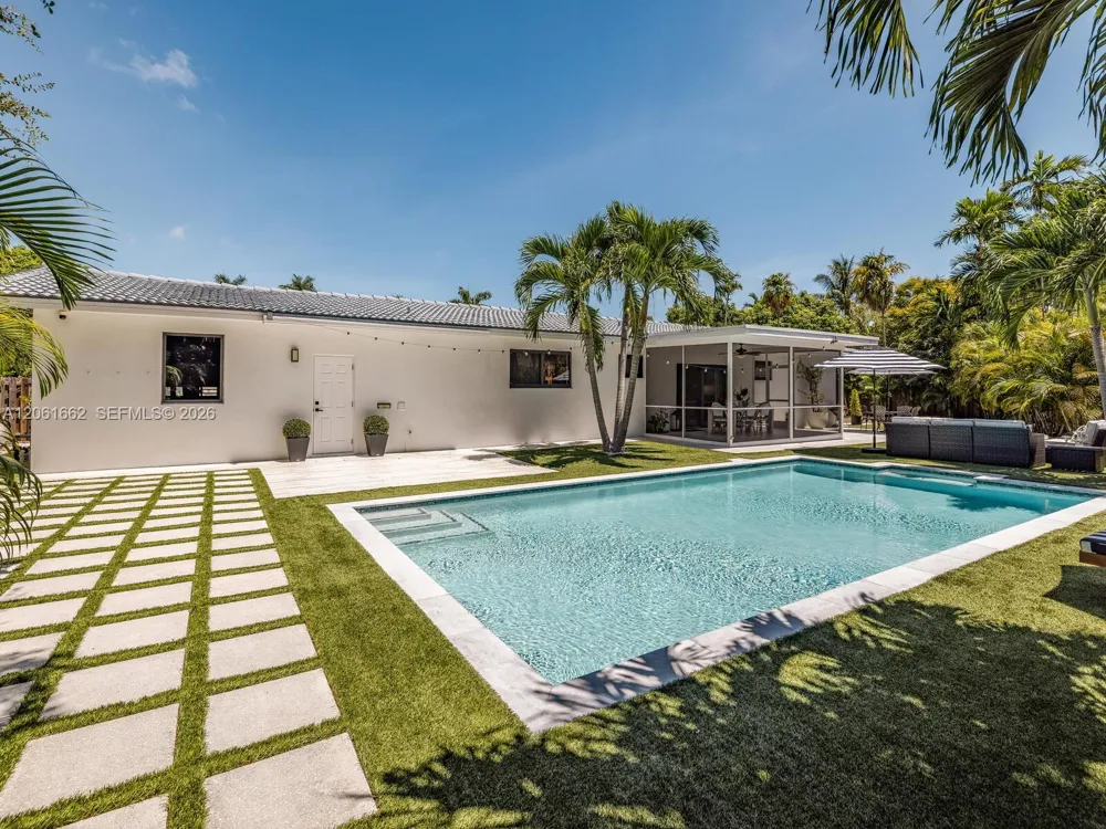 11504 NE 6th Ave Biscayne Park, FL 33161