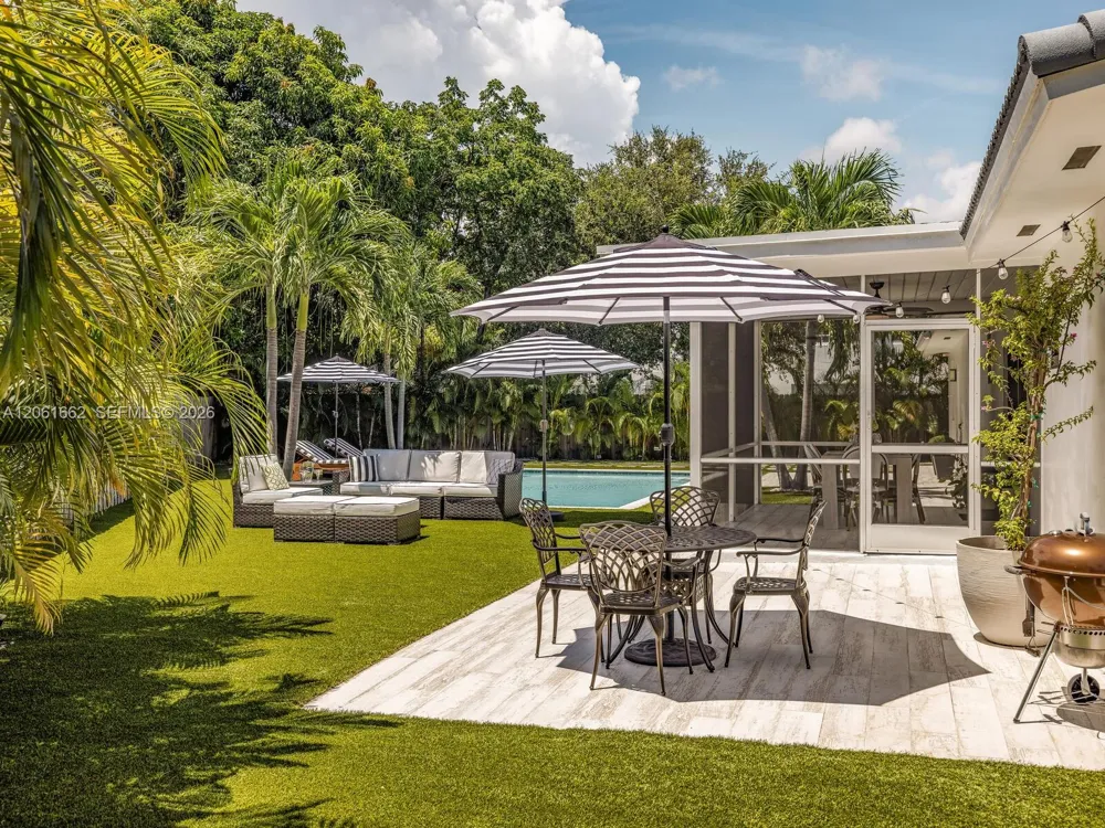 11504 NE 6th Ave Biscayne Park, FL 33161