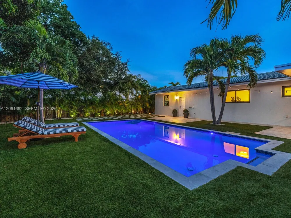 11504 NE 6th Ave Biscayne Park, FL 33161