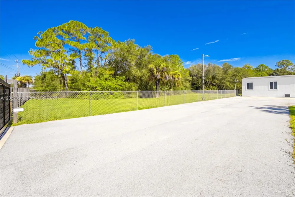 227 Hunting Club Ave Clewiston, FL 33440