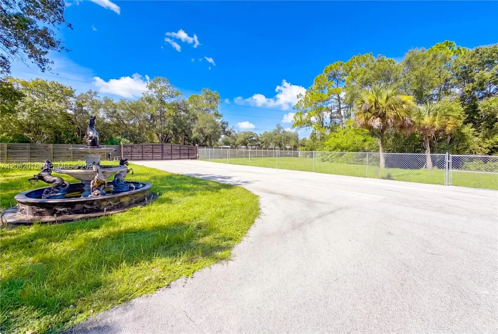 227 Hunting Club Ave Clewiston, FL 33440