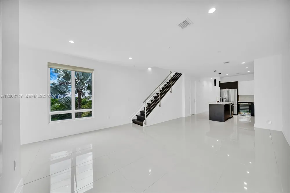 6310 NW 103rd Pl #201 Doral, FL 33178