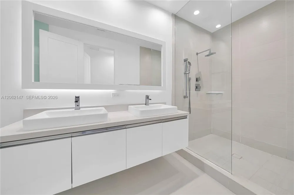 6310 NW 103rd Pl #201 Doral, FL 33178