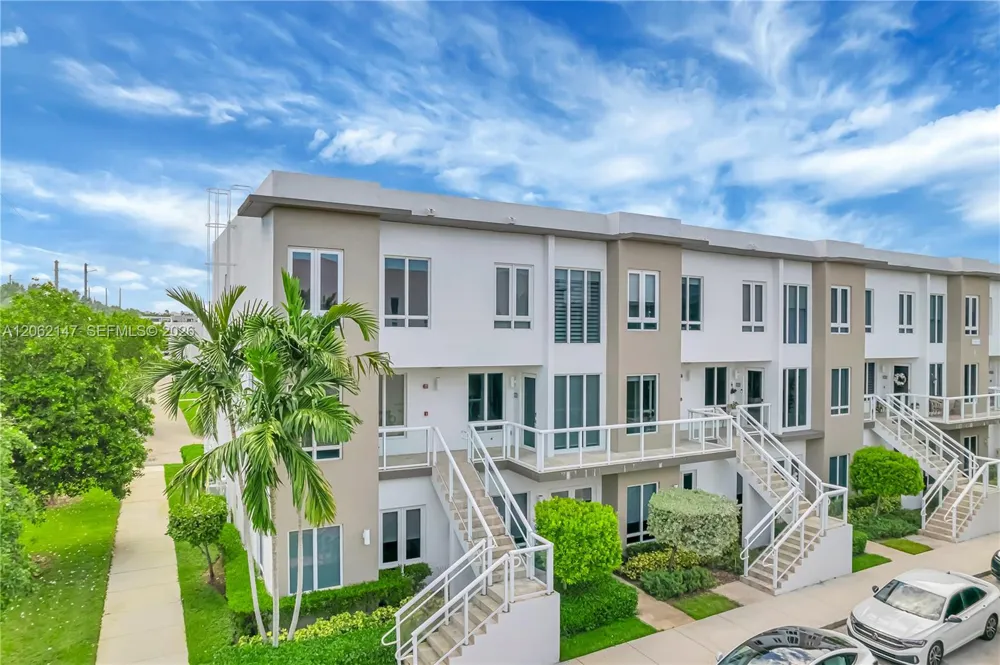 6310 NW 103rd Pl #201 Doral, FL 33178