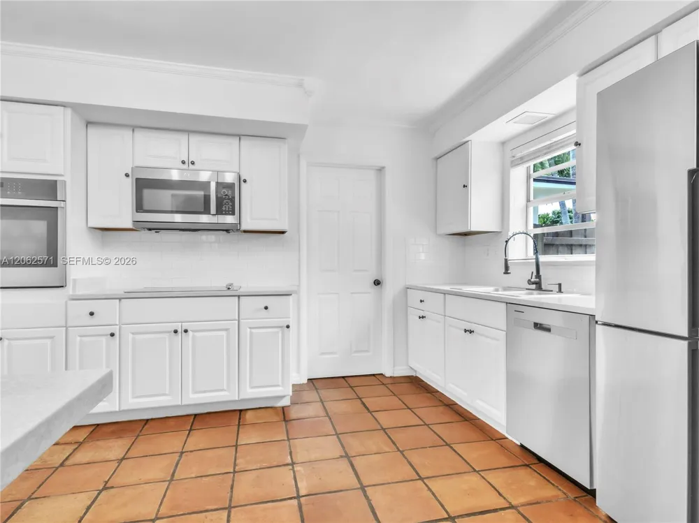 10015 SW 85th Ter Miami, FL 33173