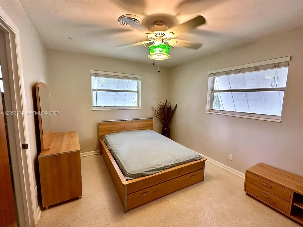 810 NW 8th Ave Dania Beach, FL 33004
