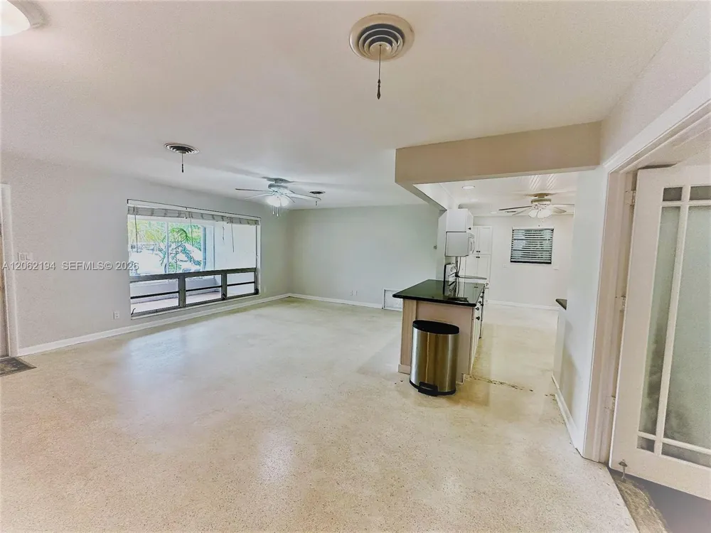 810 NW 8th Ave Dania Beach, FL 33004