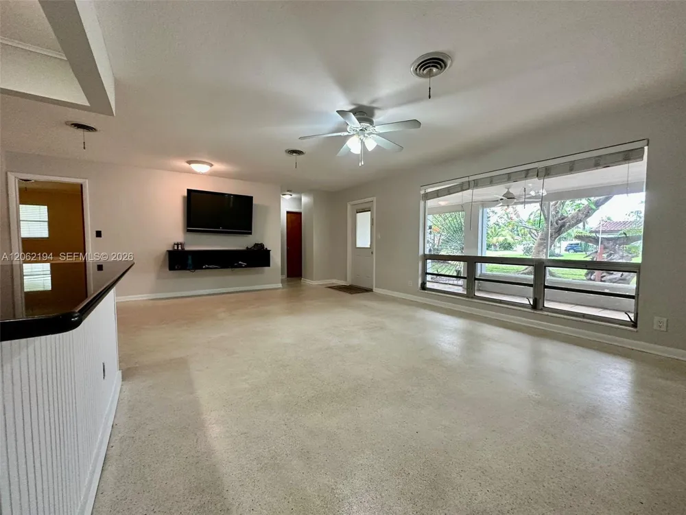 810 NW 8th Ave Dania Beach, FL 33004