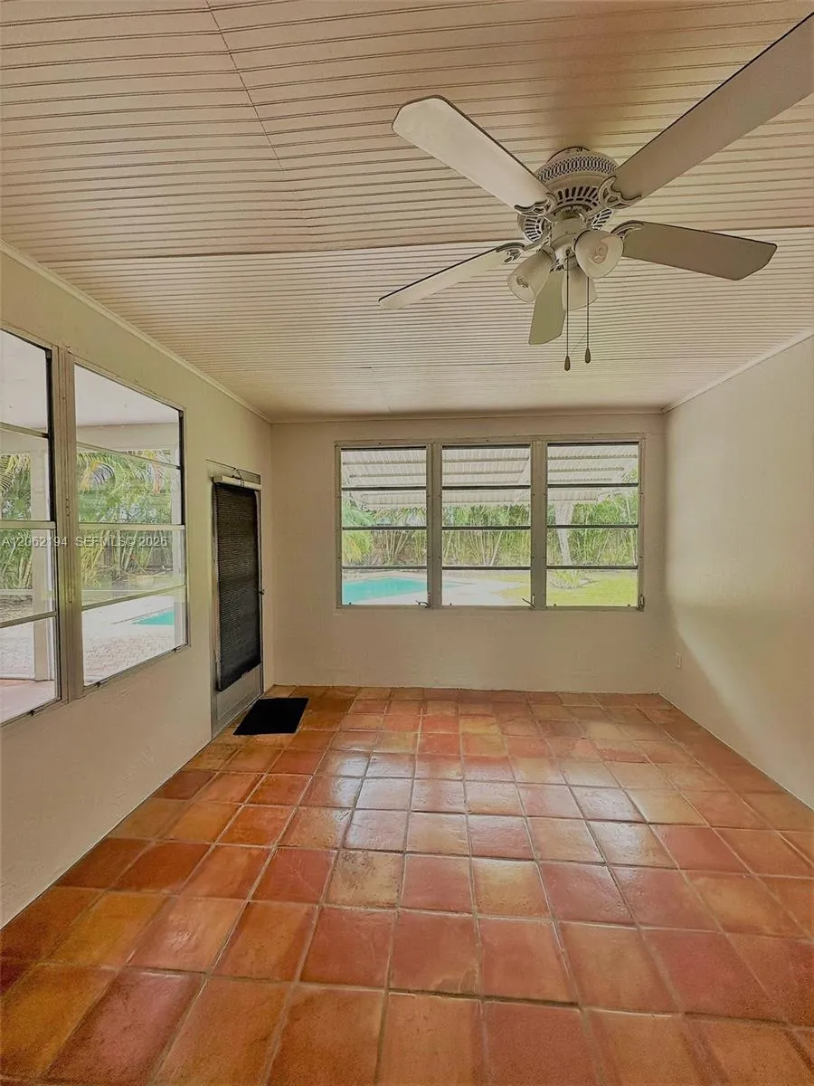 810 NW 8th Ave Dania Beach, FL 33004