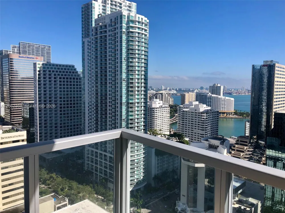 1050 BRICKELL AV #2904 Miami, FL 33131