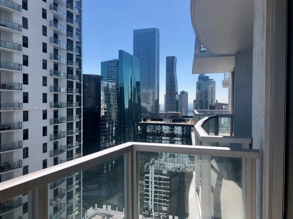 1050 BRICKELL AV #2904 Miami, FL 33131