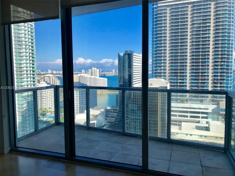 1050 BRICKELL AV #2904 Miami, FL 33131