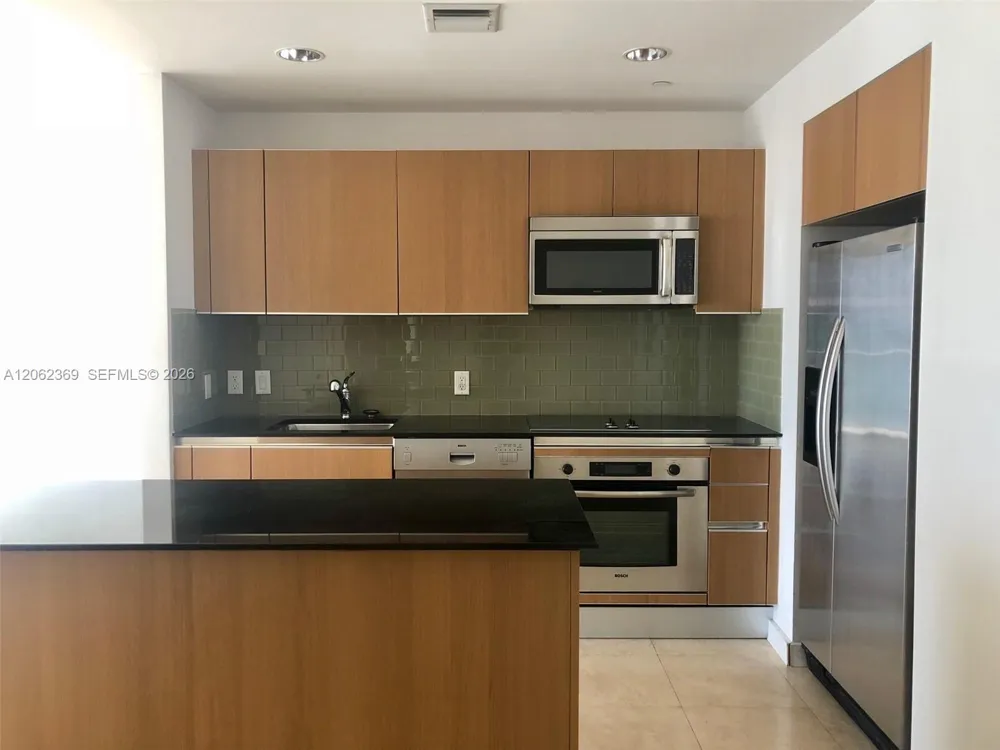 1050 BRICKELL AV #2904 Miami, FL 33131