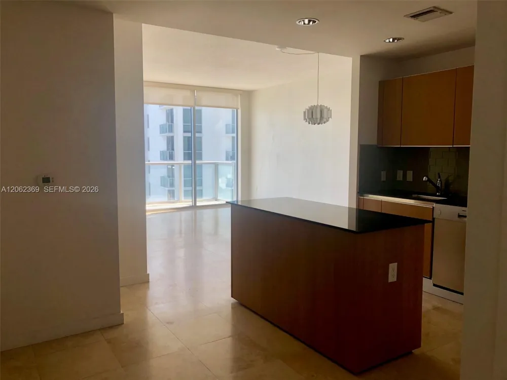 1050 BRICKELL AV #2904 Miami, FL 33131