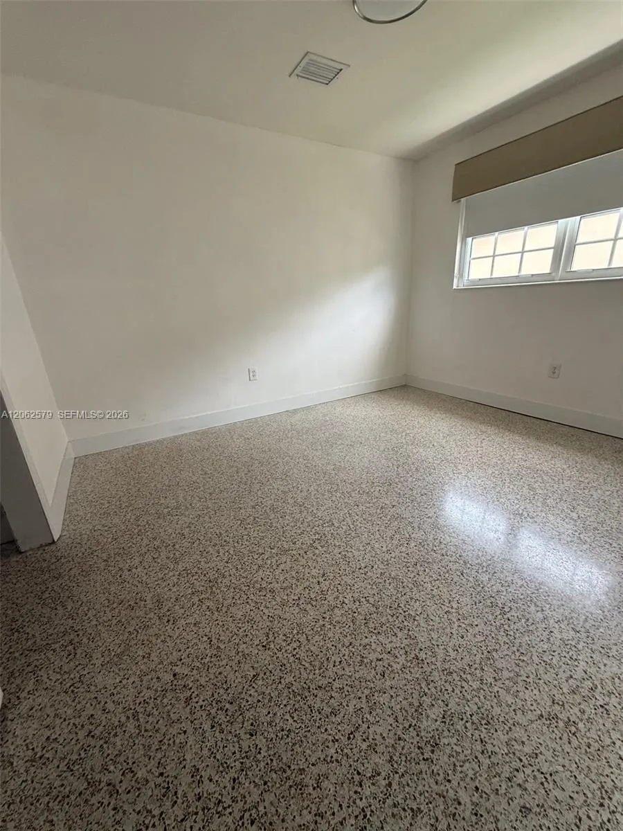 5001 SW 87th Pl #1 Miami, FL 33165