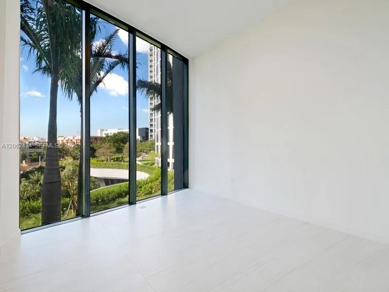 2811 S Bayshore Dr #5C Coconut Grove, FL 33133