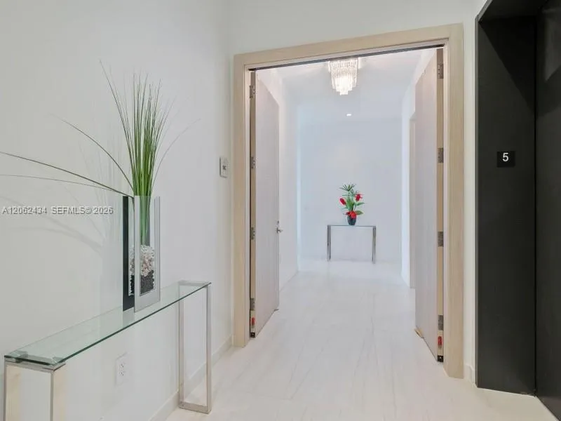 2811 S Bayshore Dr #5C Coconut Grove, FL 33133