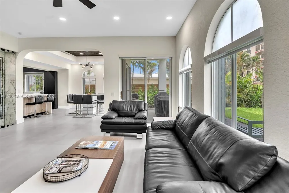 2521 Center Ave Fort Lauderdale, FL 33305