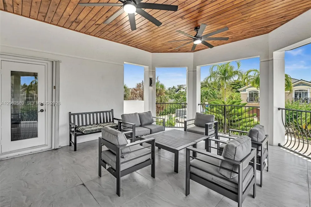 2521 Center Ave Fort Lauderdale, FL 33305