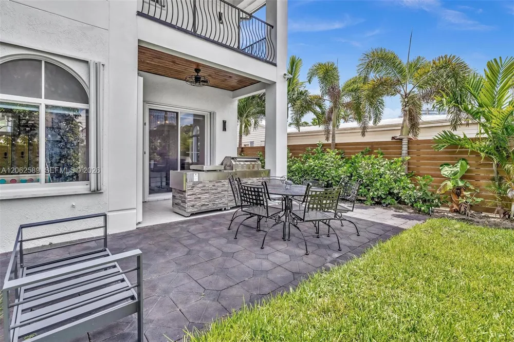 2521 Center Ave Fort Lauderdale, FL 33305