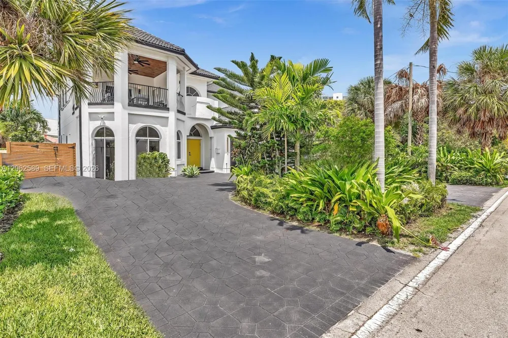 2521 Center Ave Fort Lauderdale, FL 33305