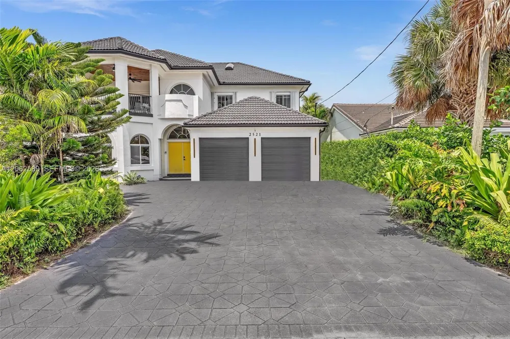 2521 Center Ave Fort Lauderdale, FL 33305