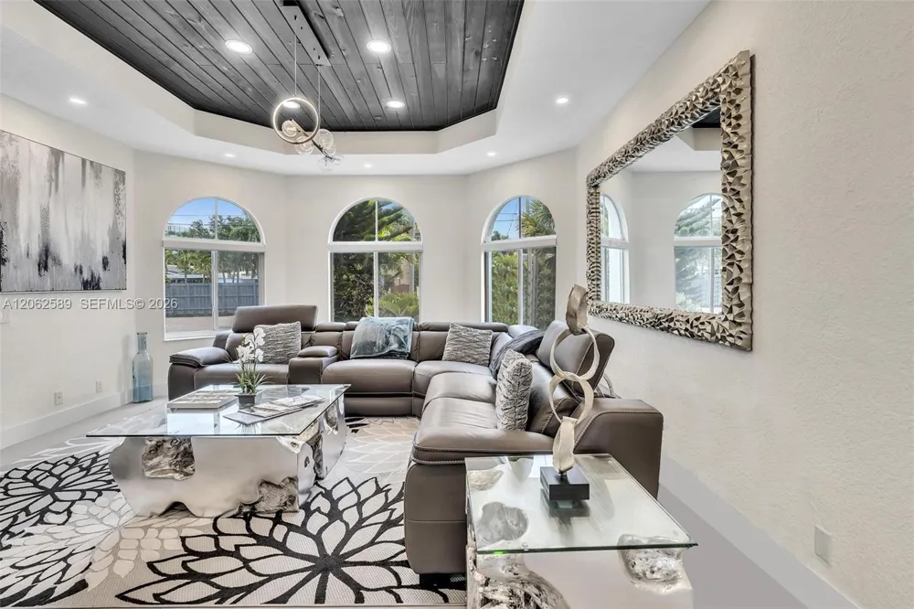 2521 Center Ave Fort Lauderdale, FL 33305