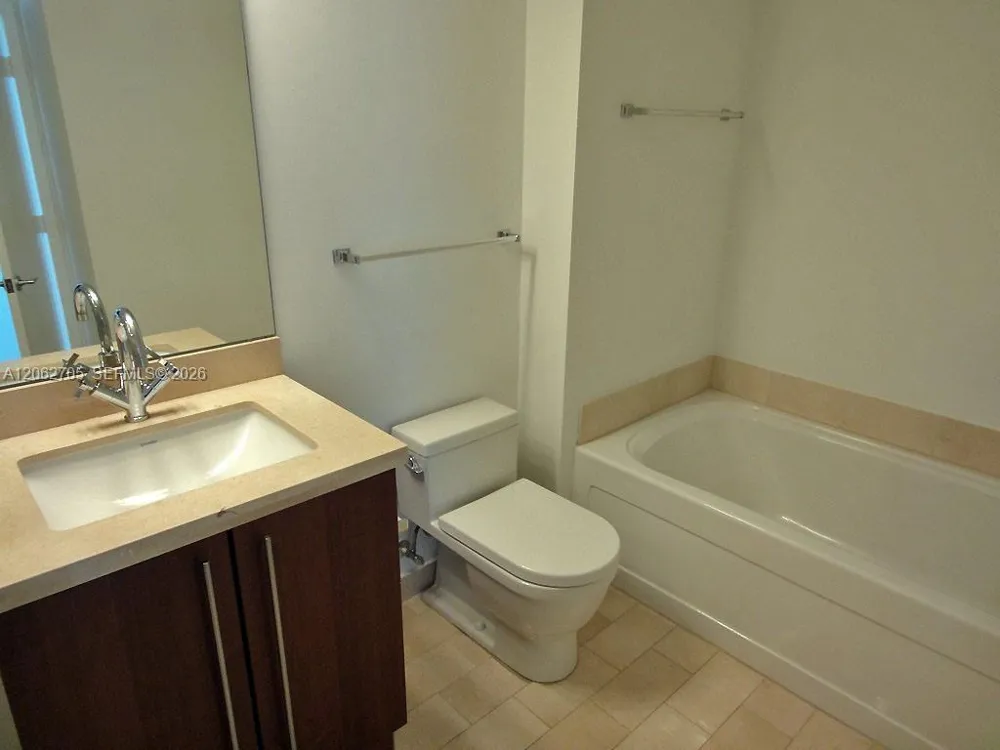 1111 SW 1 AV #1715-N Miami, FL 33130