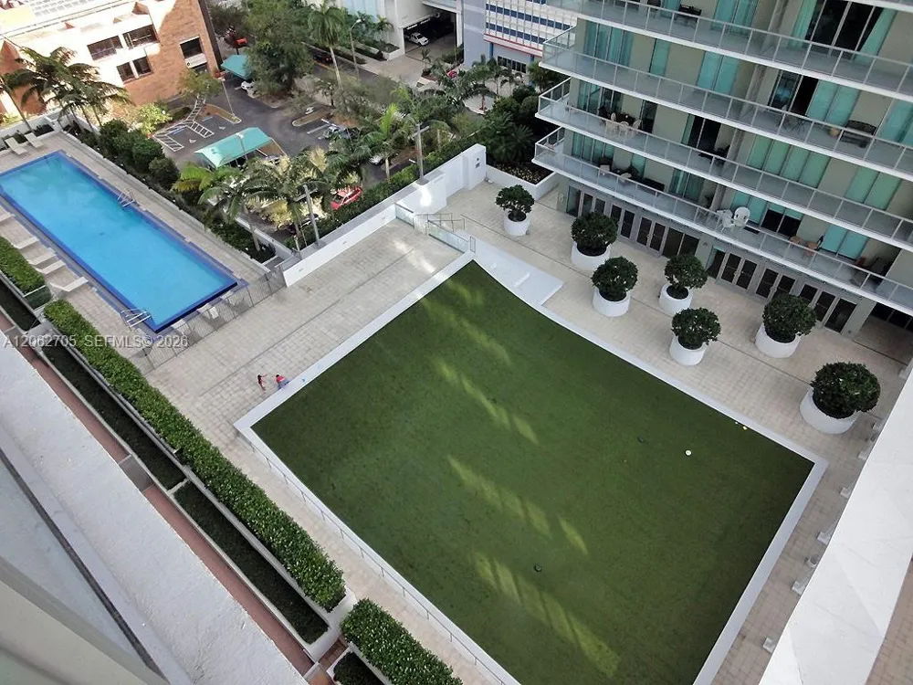 1111 SW 1 AV #1715-N Miami, FL 33130