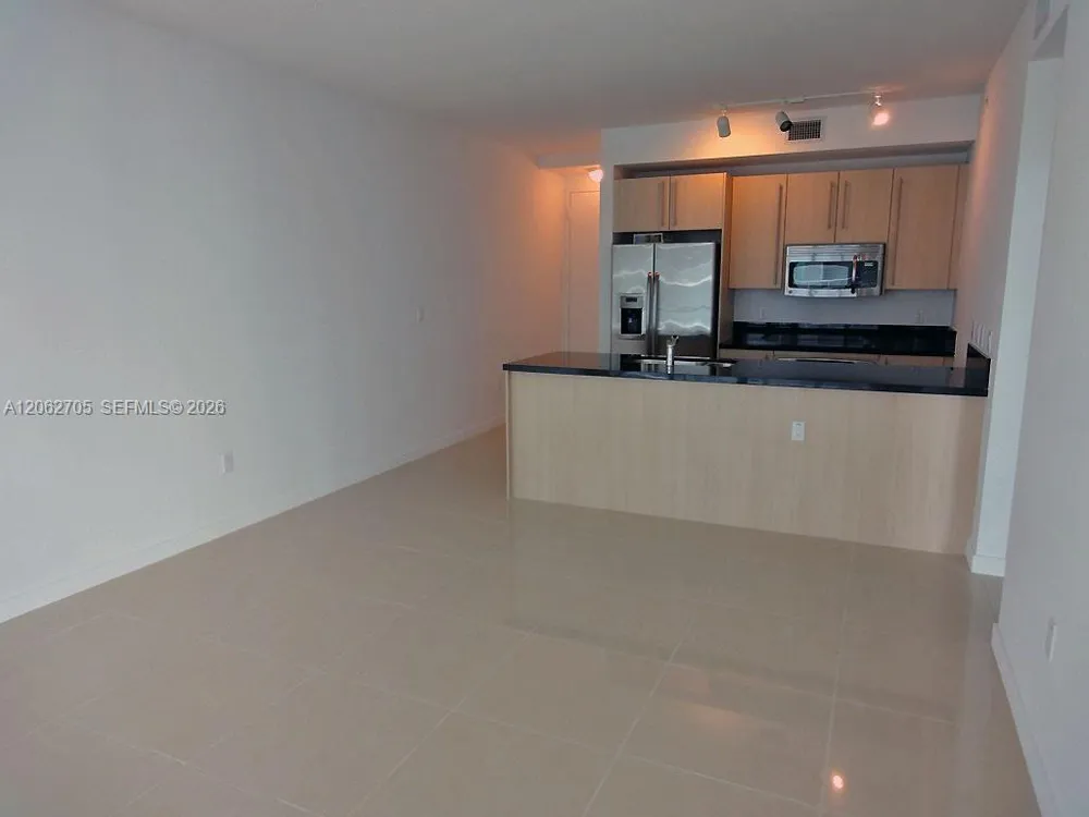 1111 SW 1 AV #1715-N Miami, FL 33130