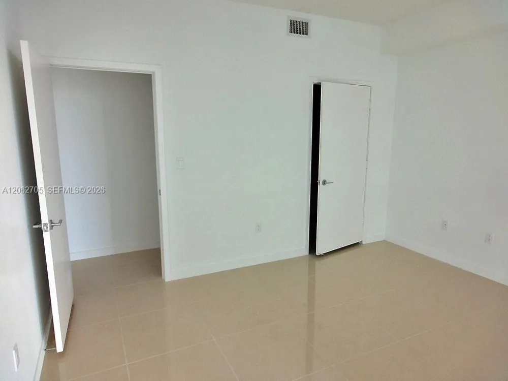 1111 SW 1 AV #1715-N Miami, FL 33130
