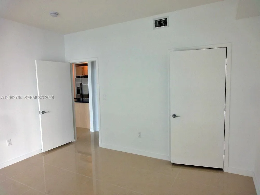1111 SW 1 AV #1715-N Miami, FL 33130